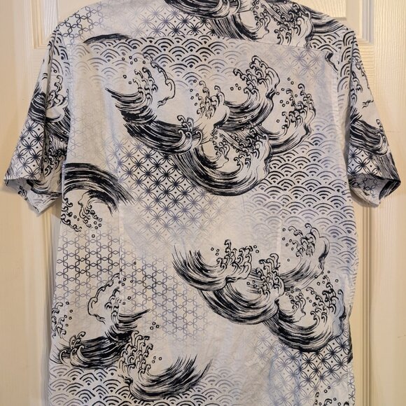 MURANO Slim Fit Short Sleeve Button-Up Shirt Size Medium - Picture 2 of 4